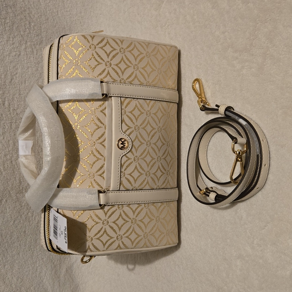 Michael KorsJet Set Travel Medium Signature Logo Duffel Crossbody Bag